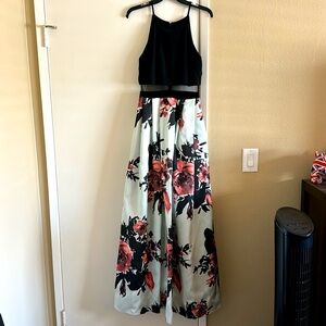 Betsy & Adam floor length evening gown - like new condition!